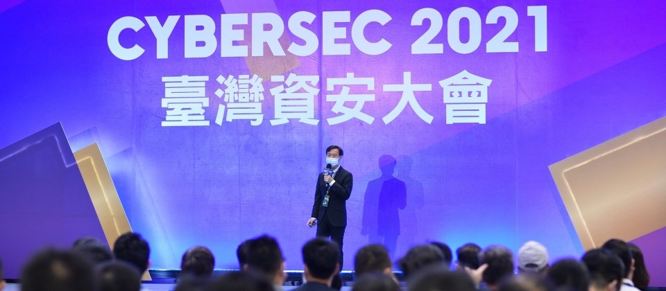 樂天國際銀行總經理佐伯和彥在臺灣資安大會進行主題演講,以日本樂天銀行經營20年純網銀的經驗,分享樂天網銀的資安之道。(圖片來源/iThome)