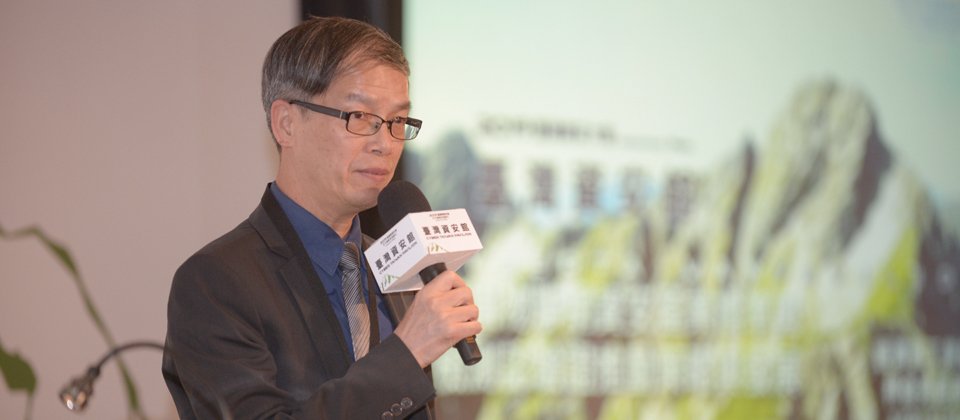 經濟部工業局電子資訊組組長林俊秀強調,檢測要有生態系才能永續經營。先要有認證實驗室,再由實驗室驗證產品,並透過產業的公協會來發證,之後,再推動政府部門採購這些有證照的產品,透過整個生態系來推動資安檢測的產業。而最後的目標,是希望將產業標準變成國家標準。