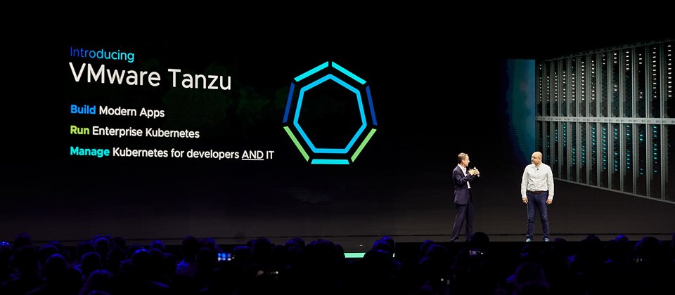 VMware執行長Pat Gelsinger找來VMware首席工程師也是K8s專案創辦人Joe Beda,共同發表了VMware全面擁抱K8s後的新產品線Tanzu,要涵蓋K8s的建置、執行到管理需求。(圖片來源/VMware)