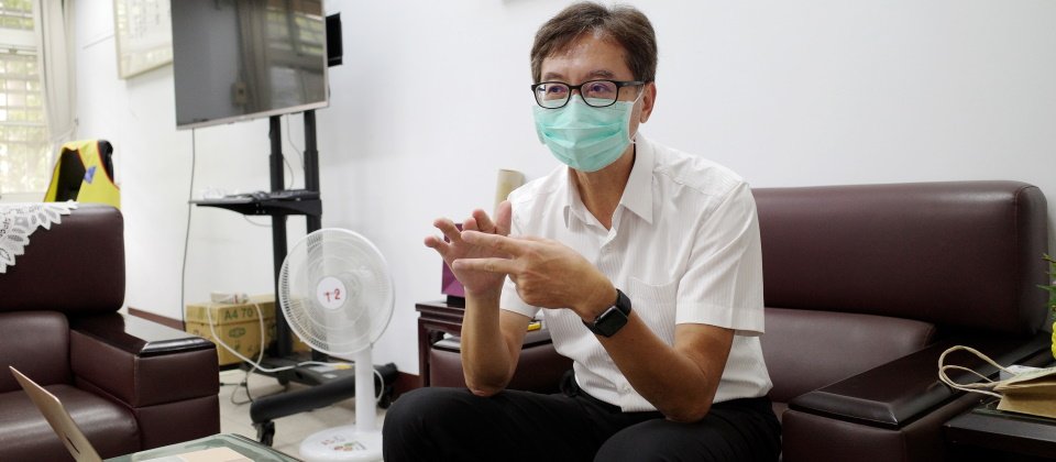 為了避免學習歷程資料損失,臺北市學習歷程檔案專案負責人孫明峯表示,臺北市學習歷程檔案系統,對於存放檔案的虛擬機,不僅有完全備份,每天差異備份,還加入不同儲存媒體的備份,在不同虛擬主機、實體主機以及快照。(攝影/余至浩)