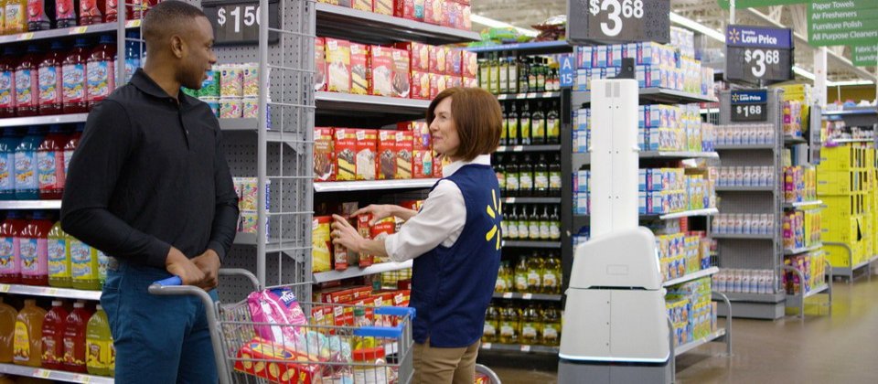 Walmart預計今年將在全美分店導入1,500個Auto-C掃地機器人、300個Auto-S貨架掃描機器人、900個自助取貨機(pickup tower),以及1,200個自動卸貨機器人,用來處理店內清潔、貨架商品掃描、貨物裝卸等工作。