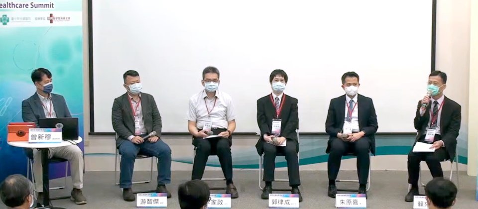 臺中榮總資訊室主任賴來勳表示,資訊整合是中榮發展智慧醫療的根基。為此,他們也在2018年整併相關單位,包括資訊室、臨床部門和EC部門同仁,來尋求一致的資料定義。