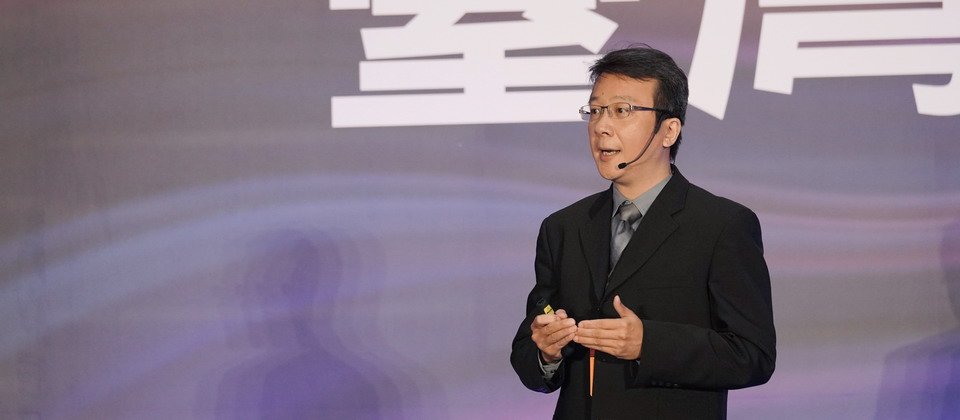 曜祥網技技術顧問處經理黃士滄近日以臺灣一家大型製造商實務經驗說明它如何運用建立內網資安管理新作法,提高資安防護實力,以應對這些攻擊的威脅。