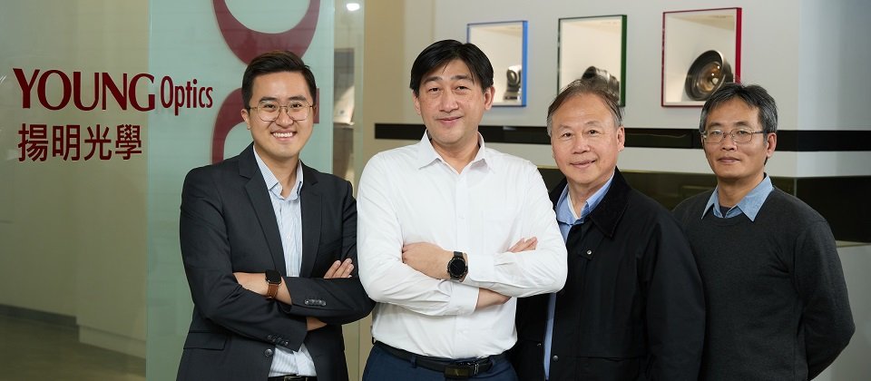 (左至右)星擊科技 林禹辰 Eric 執行長、揚明光學 許志偉 Sidney 資訊技術處 副處長、Check Point 謝文宗 Jeff 業務協理、揚明光學 邱世平 Jordan 主任工程師