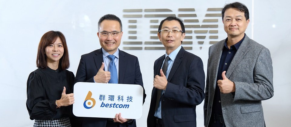 左起:台灣IBM硬體事業群總經理陳孝綸、群環科技總經理萬文凱、台灣IBM生態事業群總經理闕志銘、台灣IBM資深業務協理謝俊哲