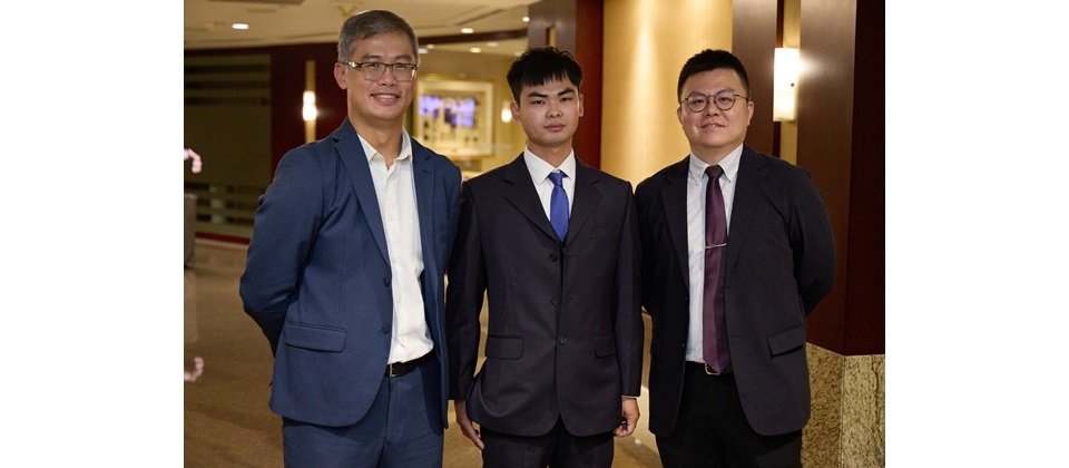 KPMG安侯企業管理公司執行副總經理林大馗 Toni Lin、果核數位軟體開發安全部副理蔡龍佑與BSI英國標準協會台灣分公司ISO/IEC 27001資訊安全產品經理劉卜瑞