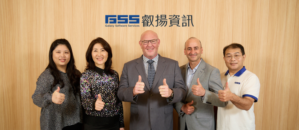 左起:叡揚資訊資安事業處副處長李佳凌、處長范家禎、Secure Code Warrior CSO David McKeough、Enterprise Account Executive Gabriel Altman、叡揚資訊資訊長蘇瑞亨