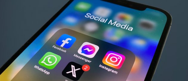 Photo by <a href="https://unsplash.com/@julianchrist?utm_source=unsplash&utm_medium=referral&utm_content=creditCopyText">Julian</a> on <a href="https://unsplash.com/photos/a-close-up-of-a-cell-phone-with-social-media-icons-2MBnS4np8i0?utm_source=unsplash&utm_medium=referral&utm_content=creditCopyText">Unsplash</a>