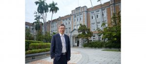 國立臺中教育大學推動 AI 智慧學習革新,郭伯臣校長分享與中華電信合作打造「歐姆學園」的建置成果,展現師培體系數位轉型的新方向。